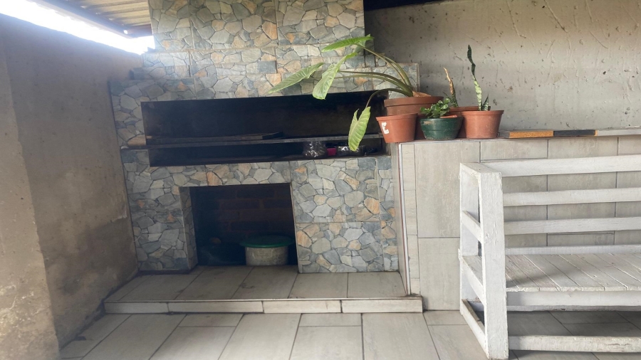 6 Bedroom Property for Sale in Zamdela Free State